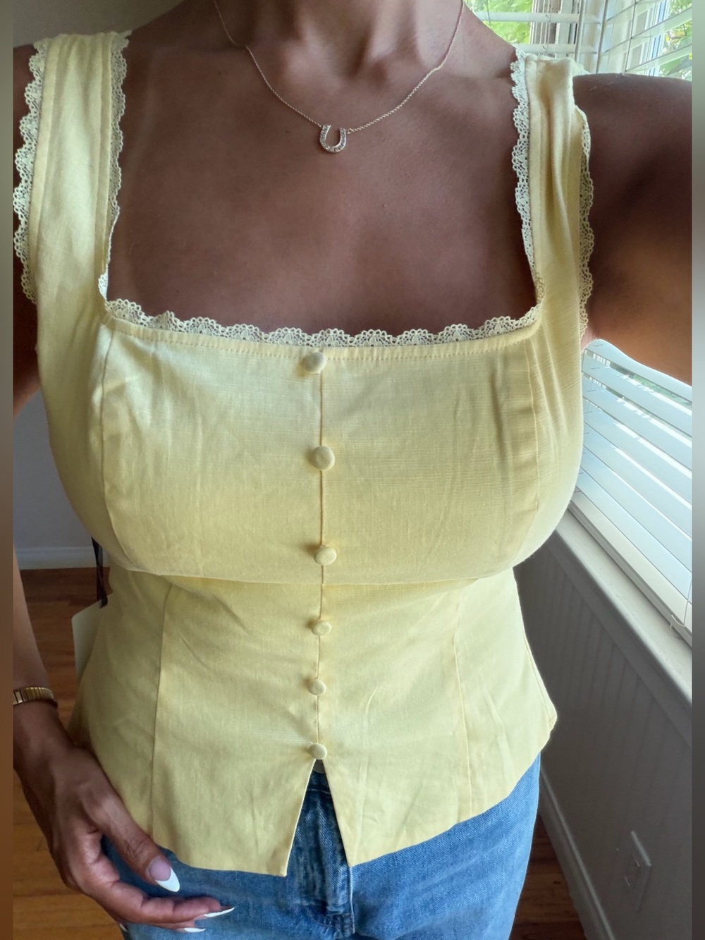 Feminine Yellow Lace-Trim Button Front Tank Top - Picture 3 of 4